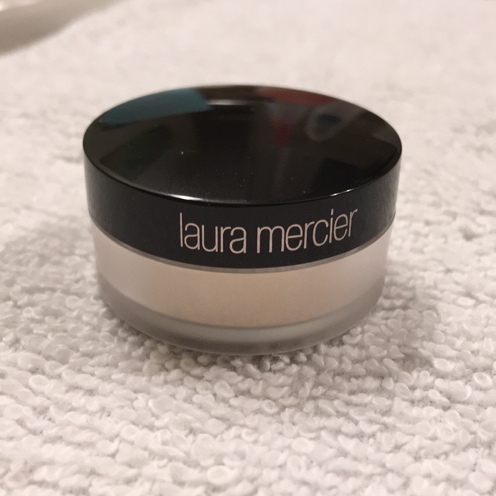 Mini Laura Mercier translucent setting powder